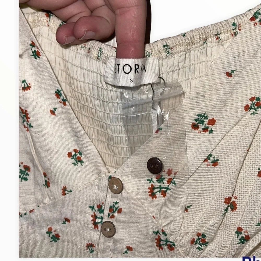 STORIA Cream Floral V-Neck Ruffle Sleeve Romper Small NWT Cottagecore